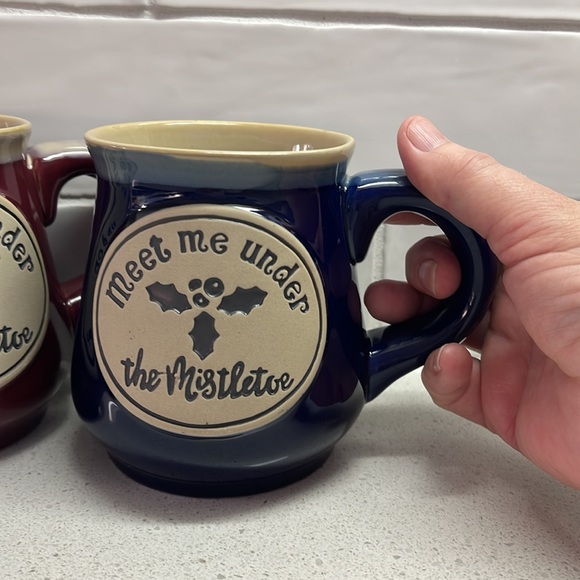 Two hand crafted Meet me Under the Mistletoe mugs - Picture 6 of 7